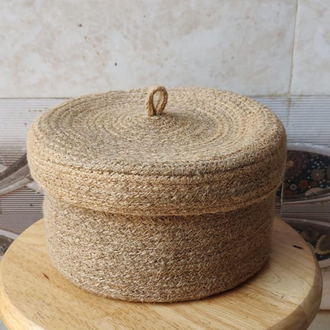 Jute Hamper Gift Basket with Loop Lid